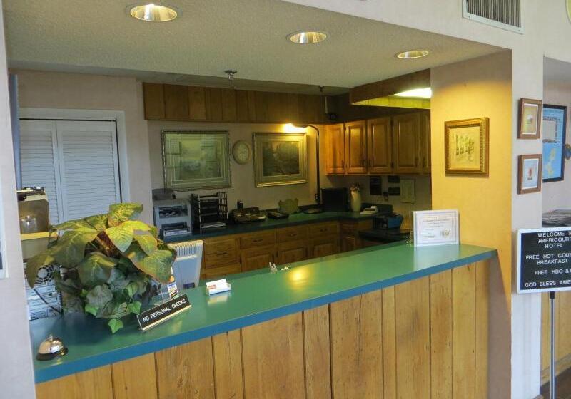 فندق على الطريق Americourt