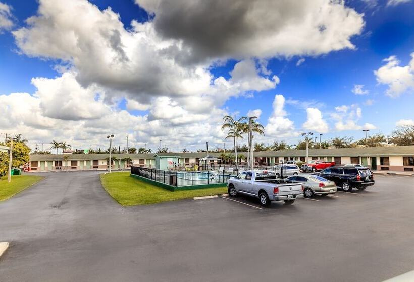 فندق على الطريق Budget Host Inn Florida City