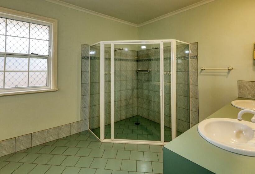 مُتل Charles Rasp Motor Inn & Cottages