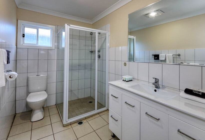 مُتل Charles Rasp Motor Inn & Cottages