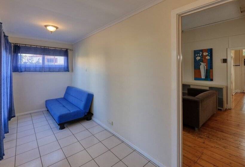 مُتل Charles Rasp Motor Inn & Cottages