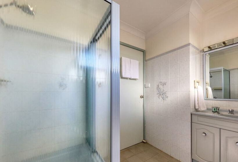 مُتل Cowra Motor Inn