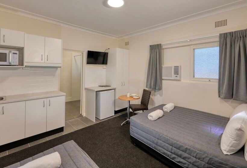 مُتل Cowra Motor Inn