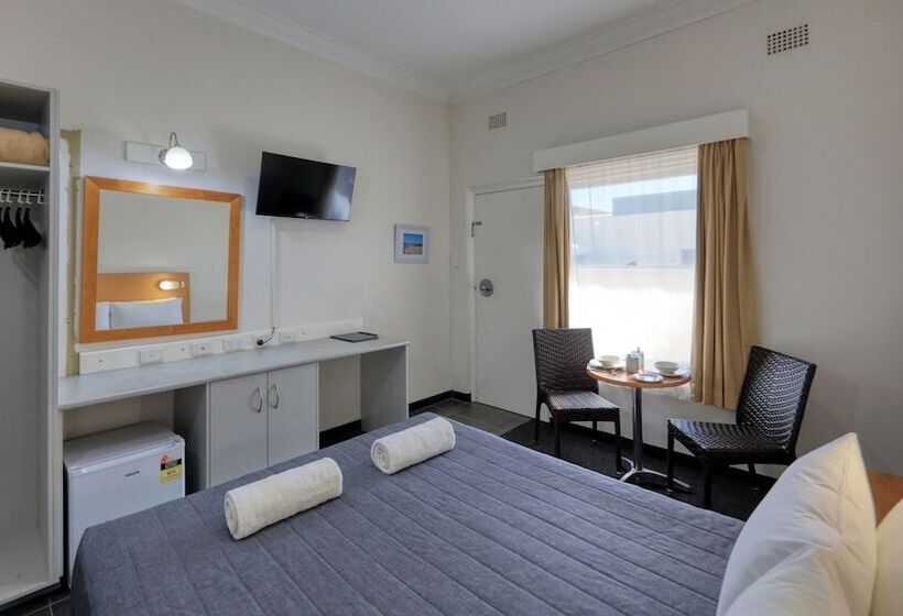 مُتل Cowra Motor Inn