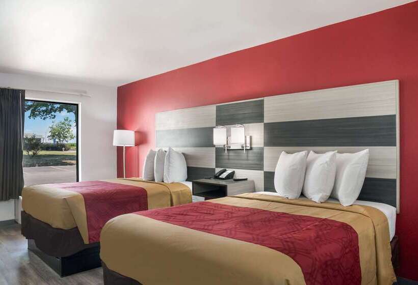فندق على الطريق Econo Lodge