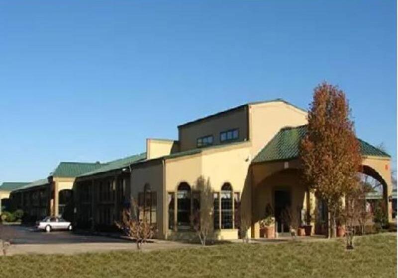 فندق على الطريق Econo Lodge