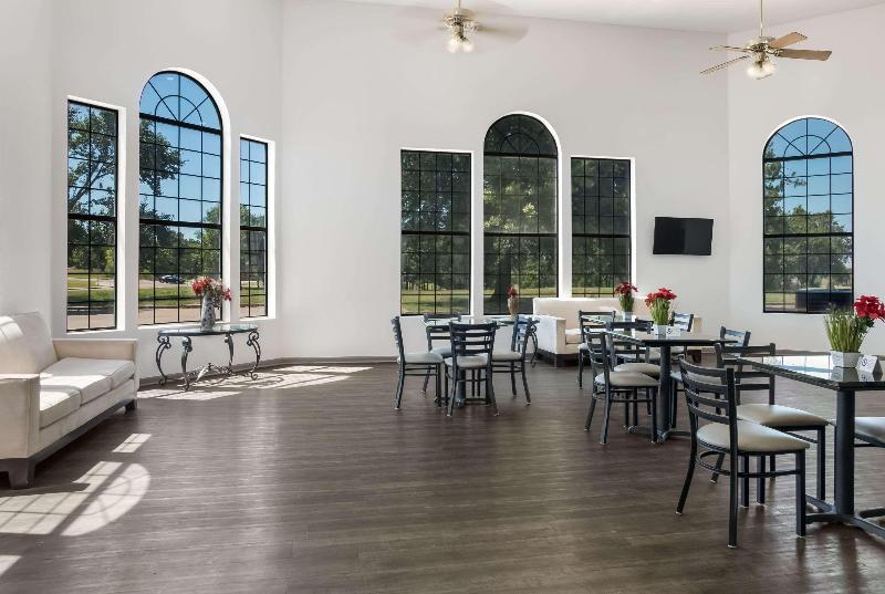 فندق على الطريق Econo Lodge