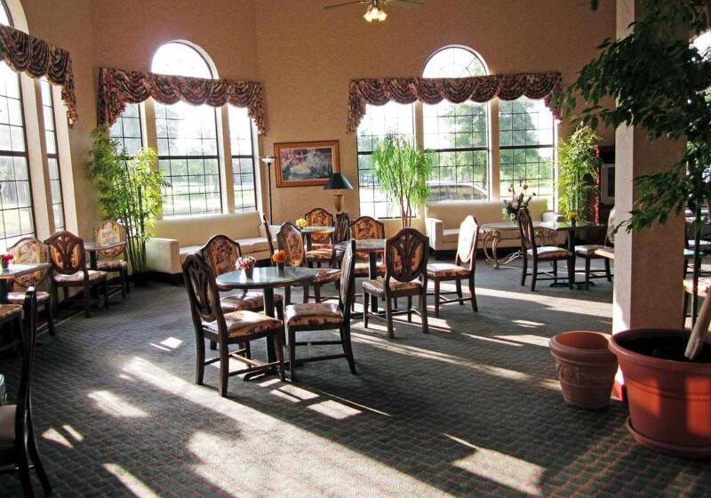 فندق على الطريق Econo Lodge