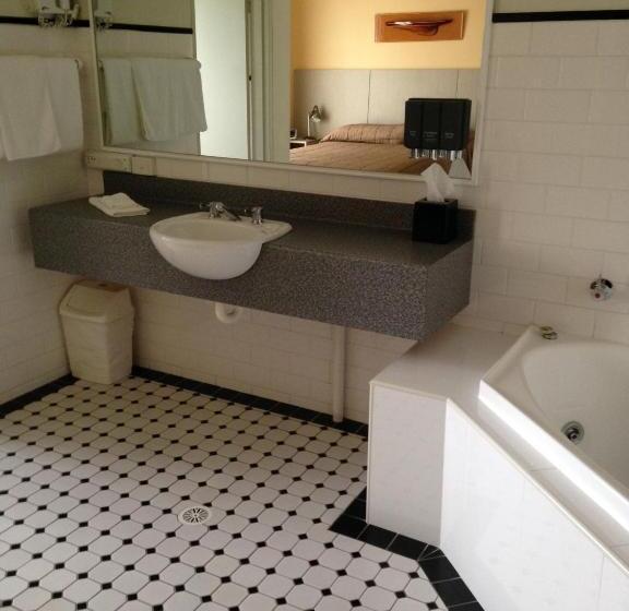 מוטל Francis Phillip Motor Inn And The Lodge