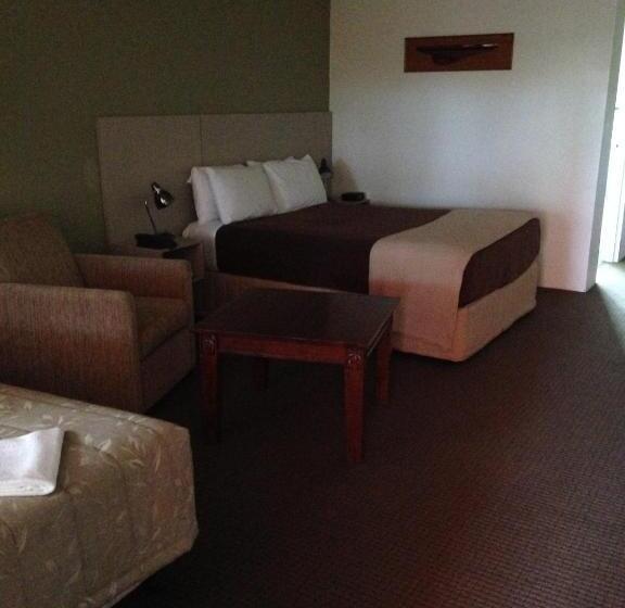 מוטל Francis Phillip Motor Inn And The Lodge