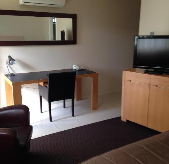 מוטל Francis Phillip Motor Inn And The Lodge