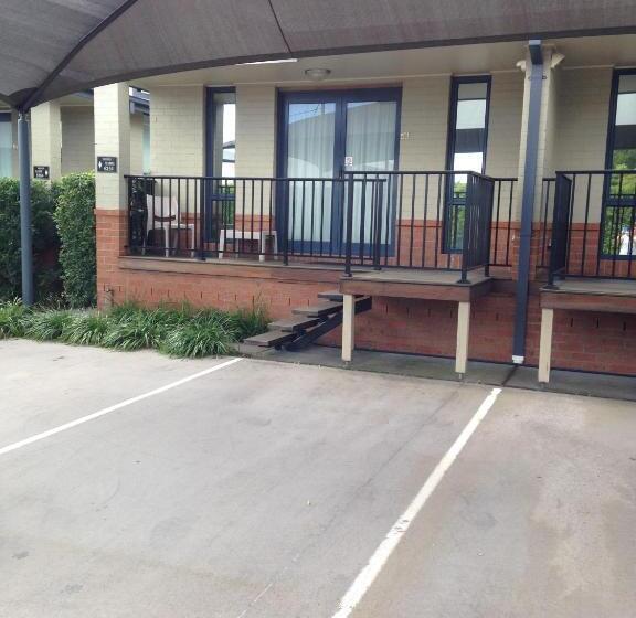 מוטל Francis Phillip Motor Inn And The Lodge