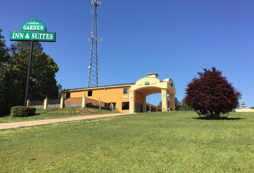 فندق على الطريق Garden Inn & Suites