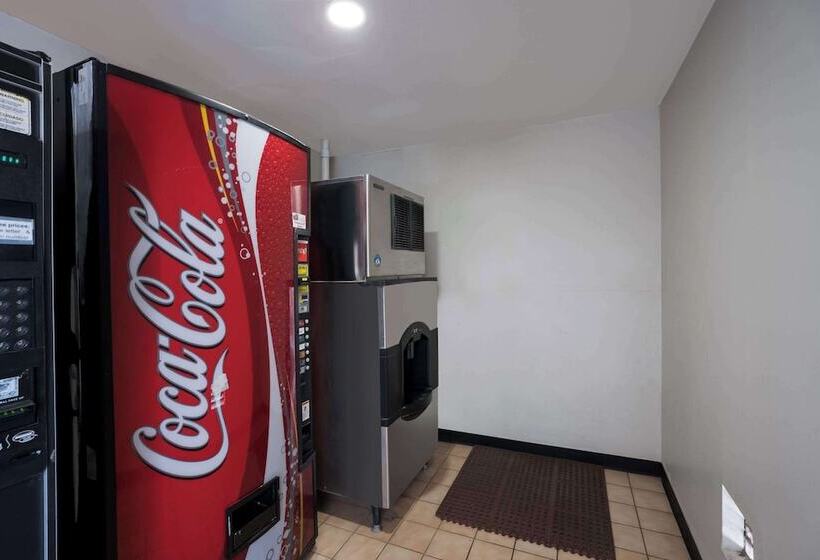 汽车旅馆  Hill Country Inn And Suites