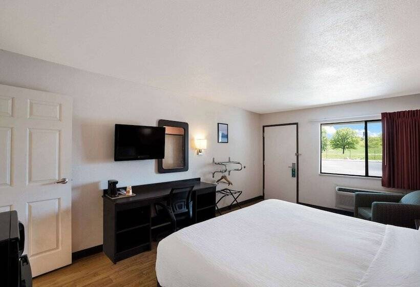 汽车旅馆  Hill Country Inn And Suites