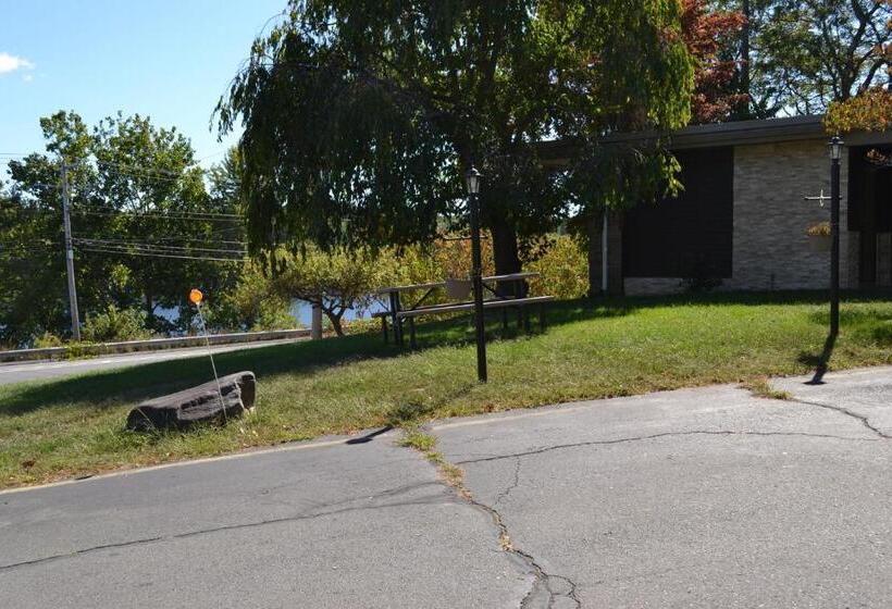 מוטל Mount Holyoke Inn