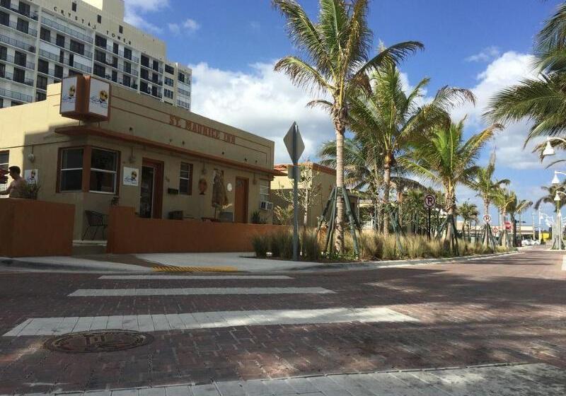 모텔 St Maurice Beach Inn