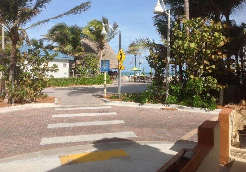 모텔 St Maurice Beach Inn