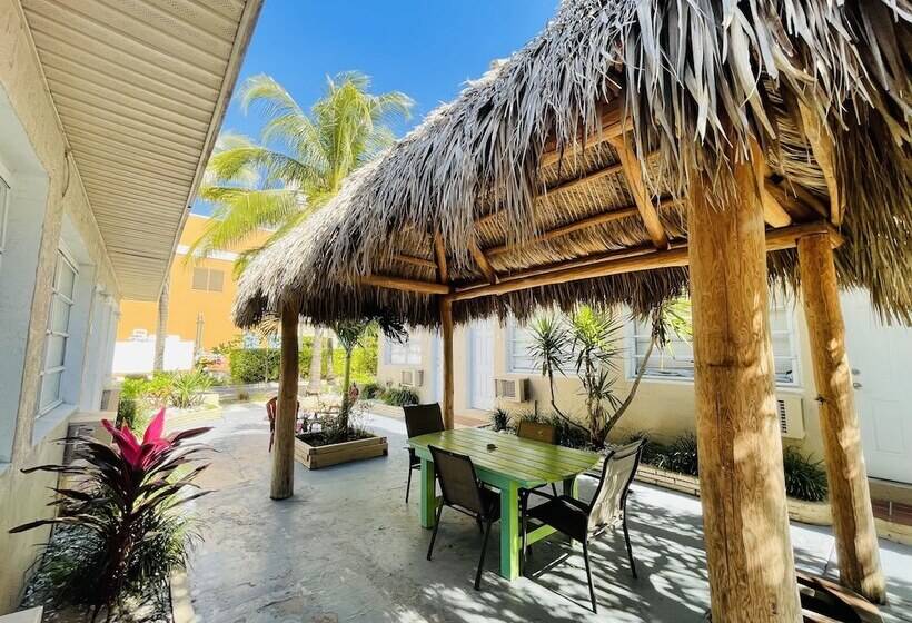 모텔 St Maurice Beach Inn