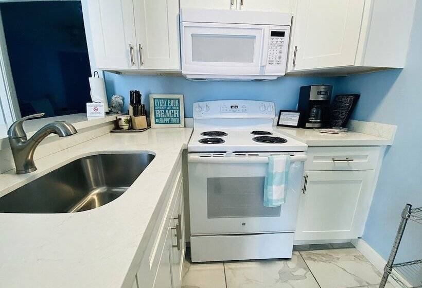 모텔 St Maurice Beach Inn