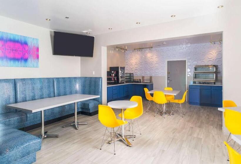 فندق على الطريق Studio Z, Ascend Hotel Collection