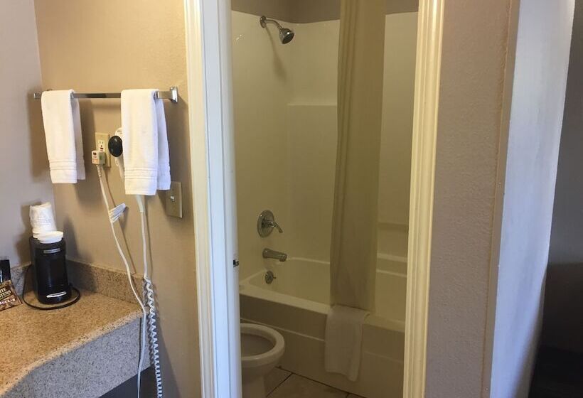 فندق على الطريق Super 8 By Wyndham Jackson