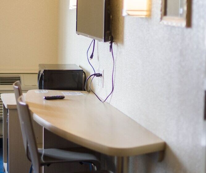 فندق على الطريق The Wilshire Inn