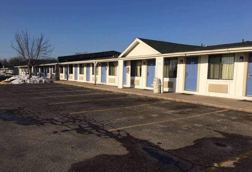 فندق على الطريق Travelodge By Wyndham Benton Harbor Mi