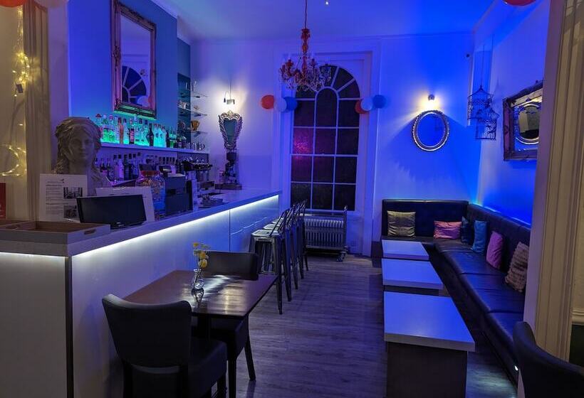 פנסיון Acqua Beach