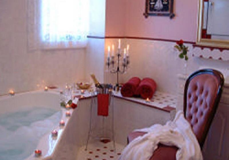 بنسيون Moonlight Bay B&b Guest House