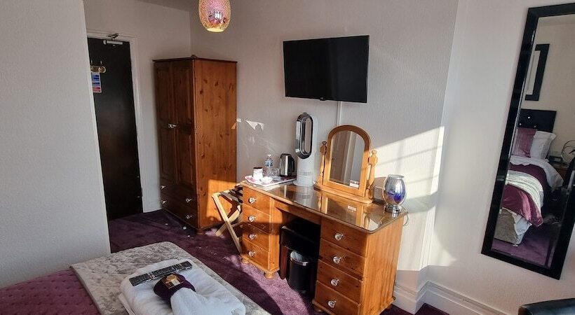 Пансион Toulson Court