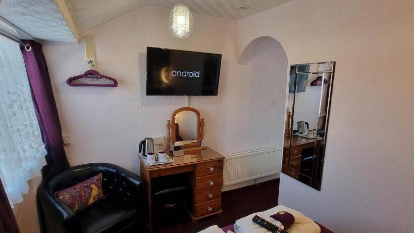 Пансион Toulson Court