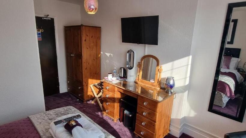 Пансион Toulson Court