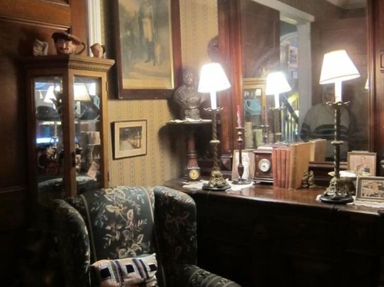 Pimblett S Downtown Toronto B&b