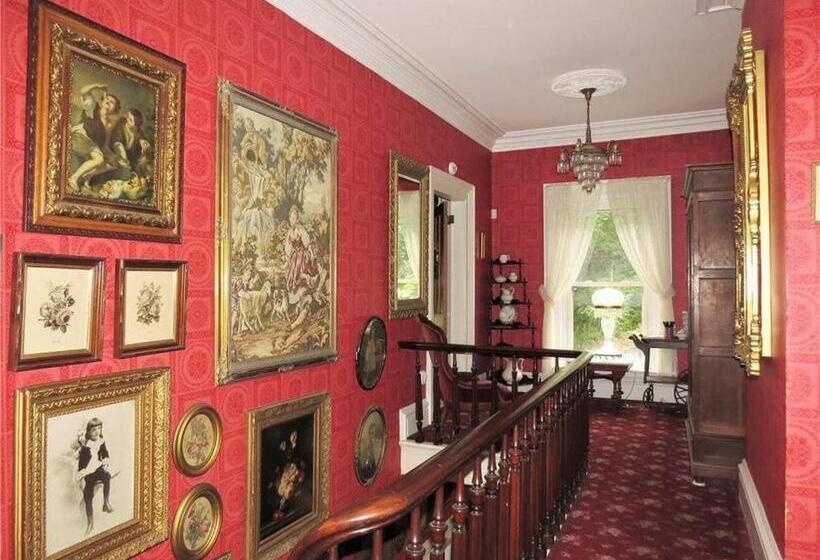 Raindrops On Roses Bed & Breakfast