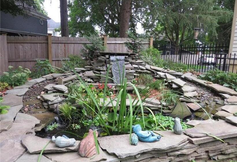 Raindrops On Roses Bed & Breakfast