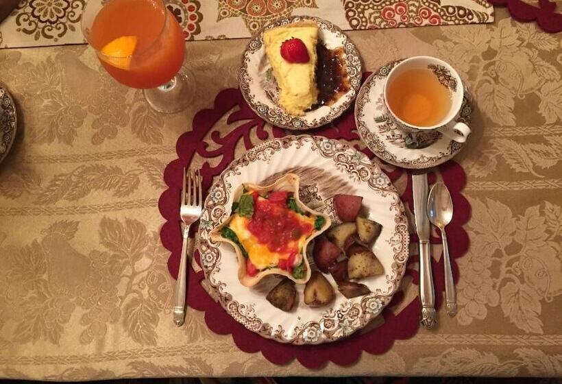 Red Bud Manor  Bed And Breakfast