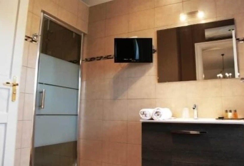 Residence Et Chambres D Hotes De La Porte D Arras