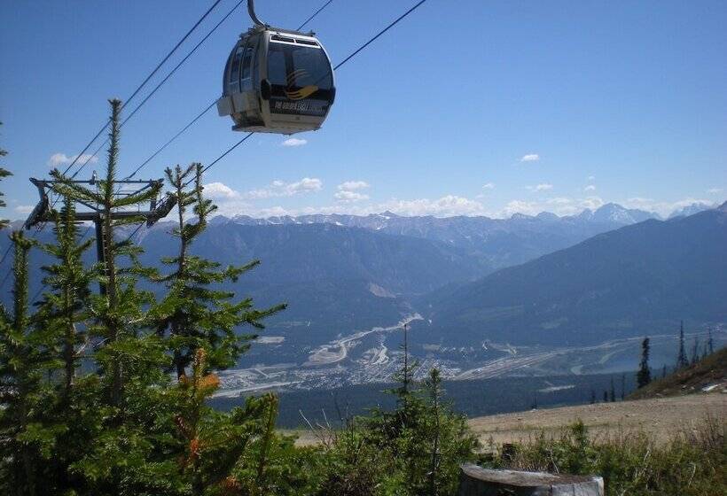 אתר נופש Vagabond Lodge At Kicking Horse