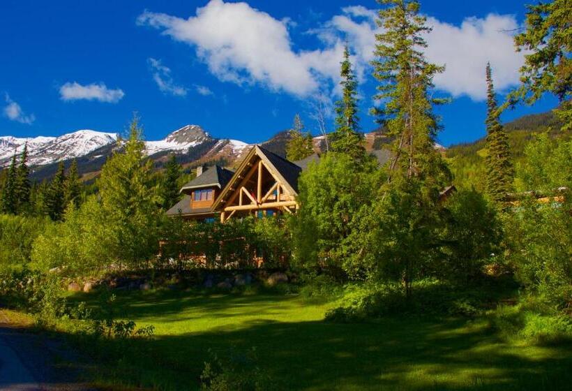 אתר נופש Vagabond Lodge At Kicking Horse