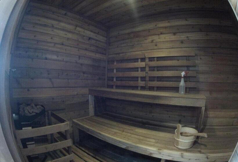 אתר נופש Vagabond Lodge At Kicking Horse