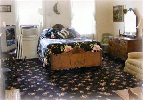 River Rose Inn Bed And Breakfast