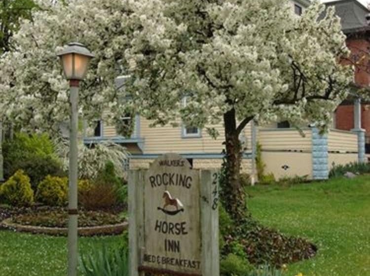 צימר Rocking Horse Inn