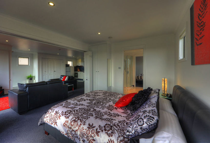 Rosebank Cottage Collection