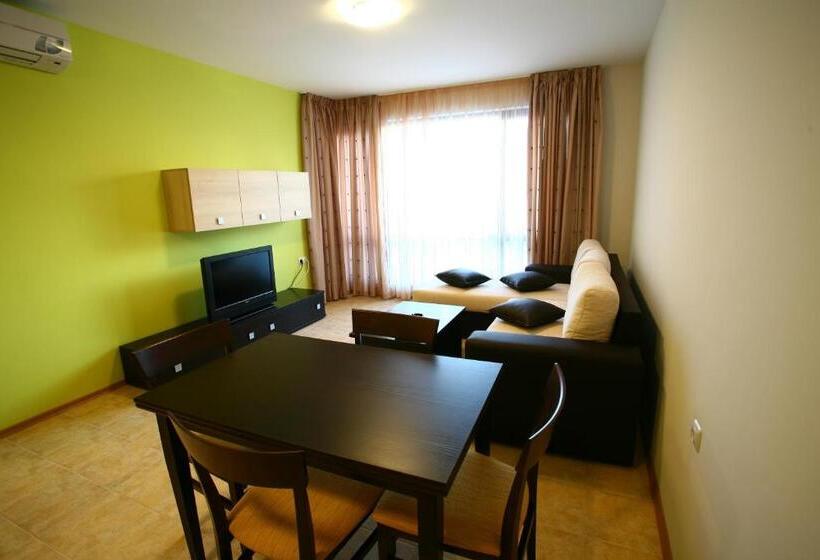 Royal Cove Aparthotel   Self Catering