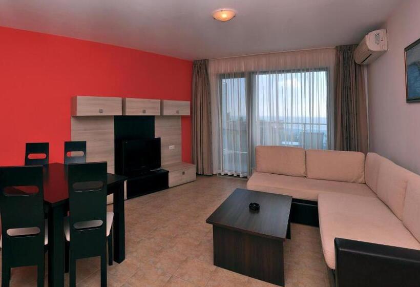 Royal Cove Aparthotel   Self Catering