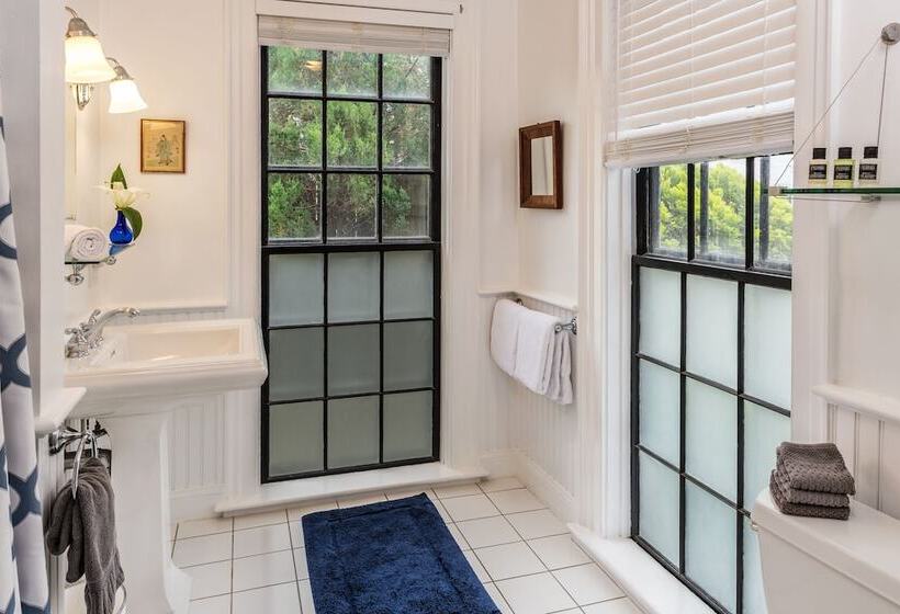 Samuel Durfee House B&b