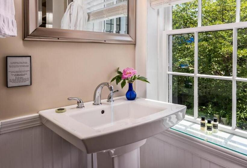 Samuel Durfee House B&b