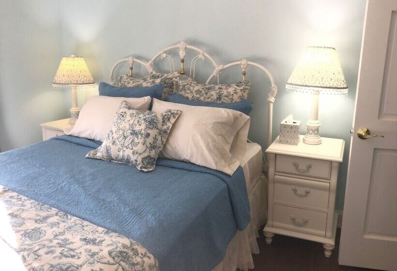 The Carriage House B&b