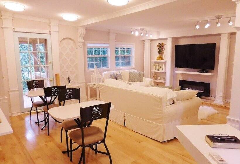 The Cottage Bed & Breakfast